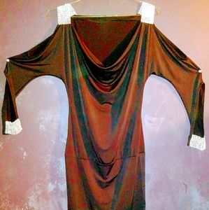 Hug Black open cut dress